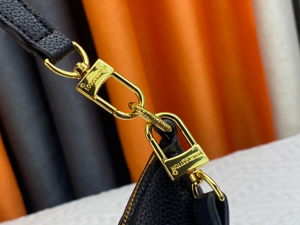 Louis Vuitton Bagatelle 22Cm Full Black M46002 view 8