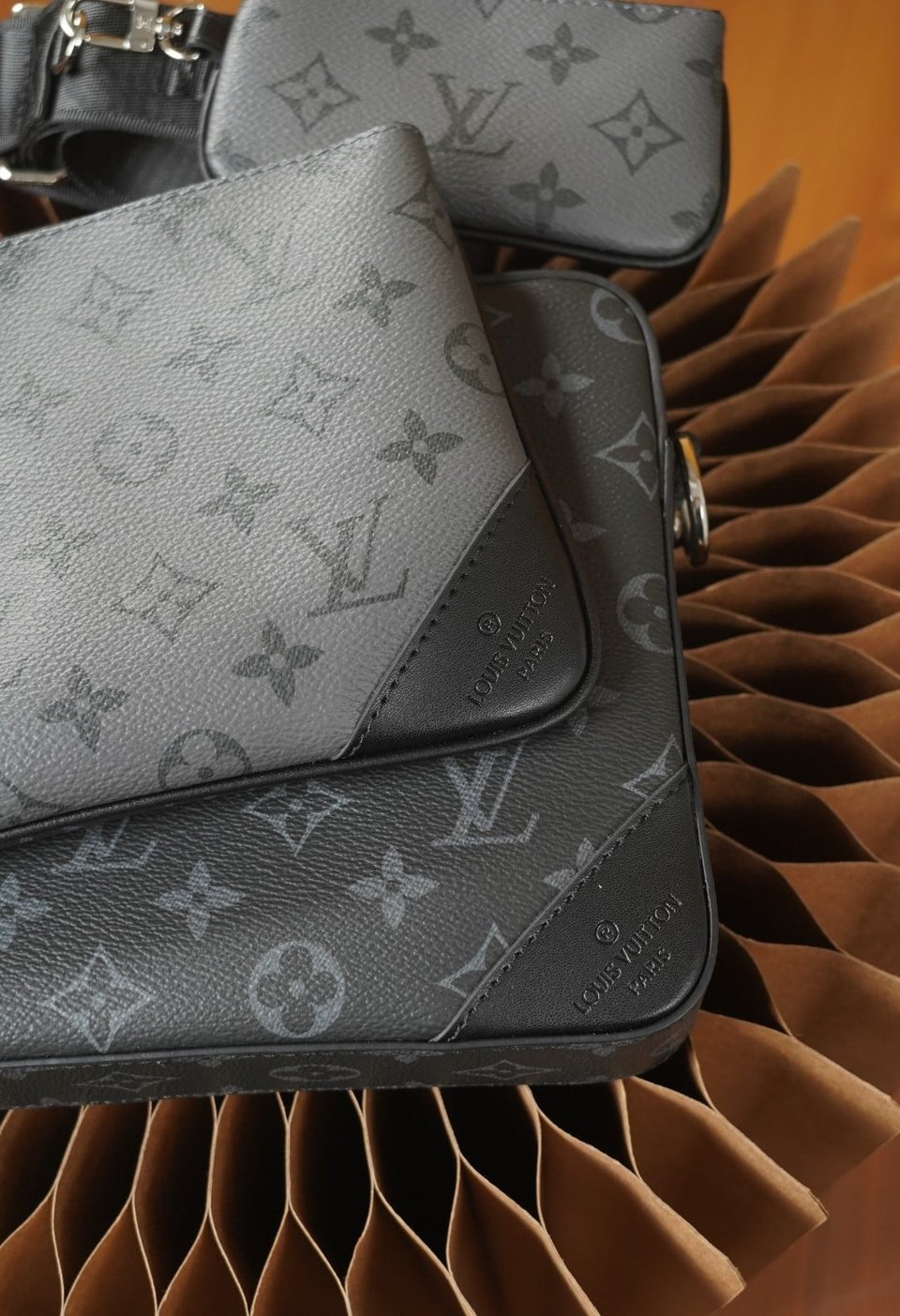 Louis Vuitton Trio Messenger 25Cm M69443 view 9