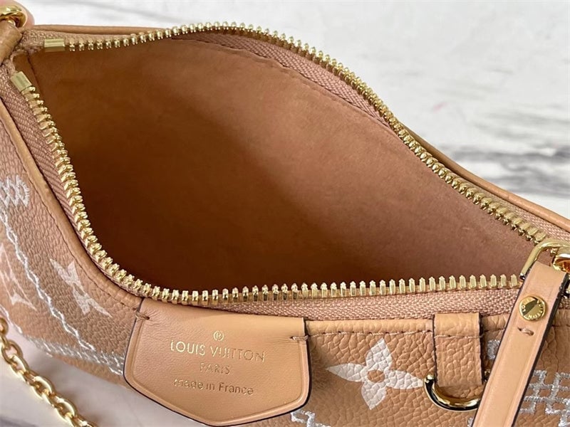 Louis Vuitton Easy Pouch On Strap 19Cm Beige view 11