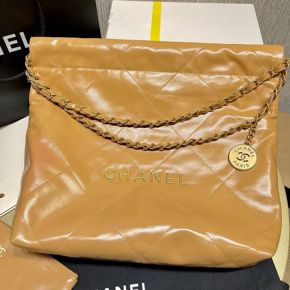 Chanel 22 Small Handbag Shiny Calfskin Camel Gold Metal view 3