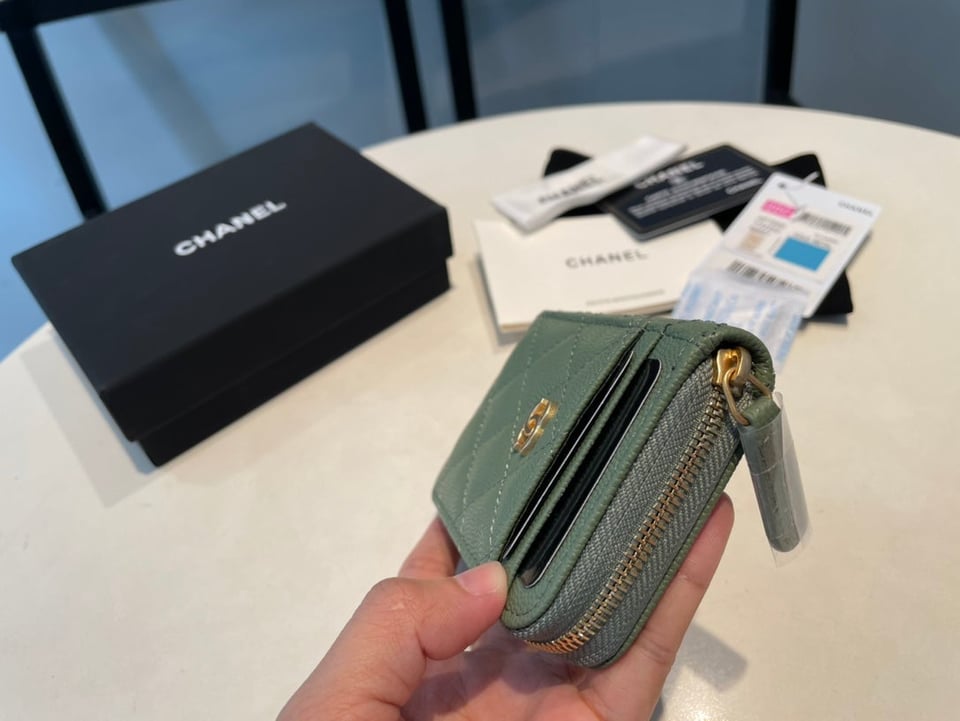 Chanel Zipped Coin Purse 11 Olive Grained Calfskin view 9
