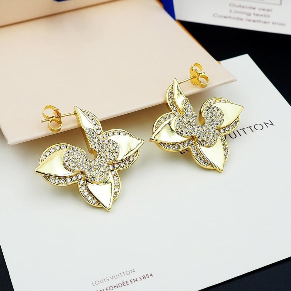 Louis Vuitton Lv Medaillon Earrings M01995 view 5