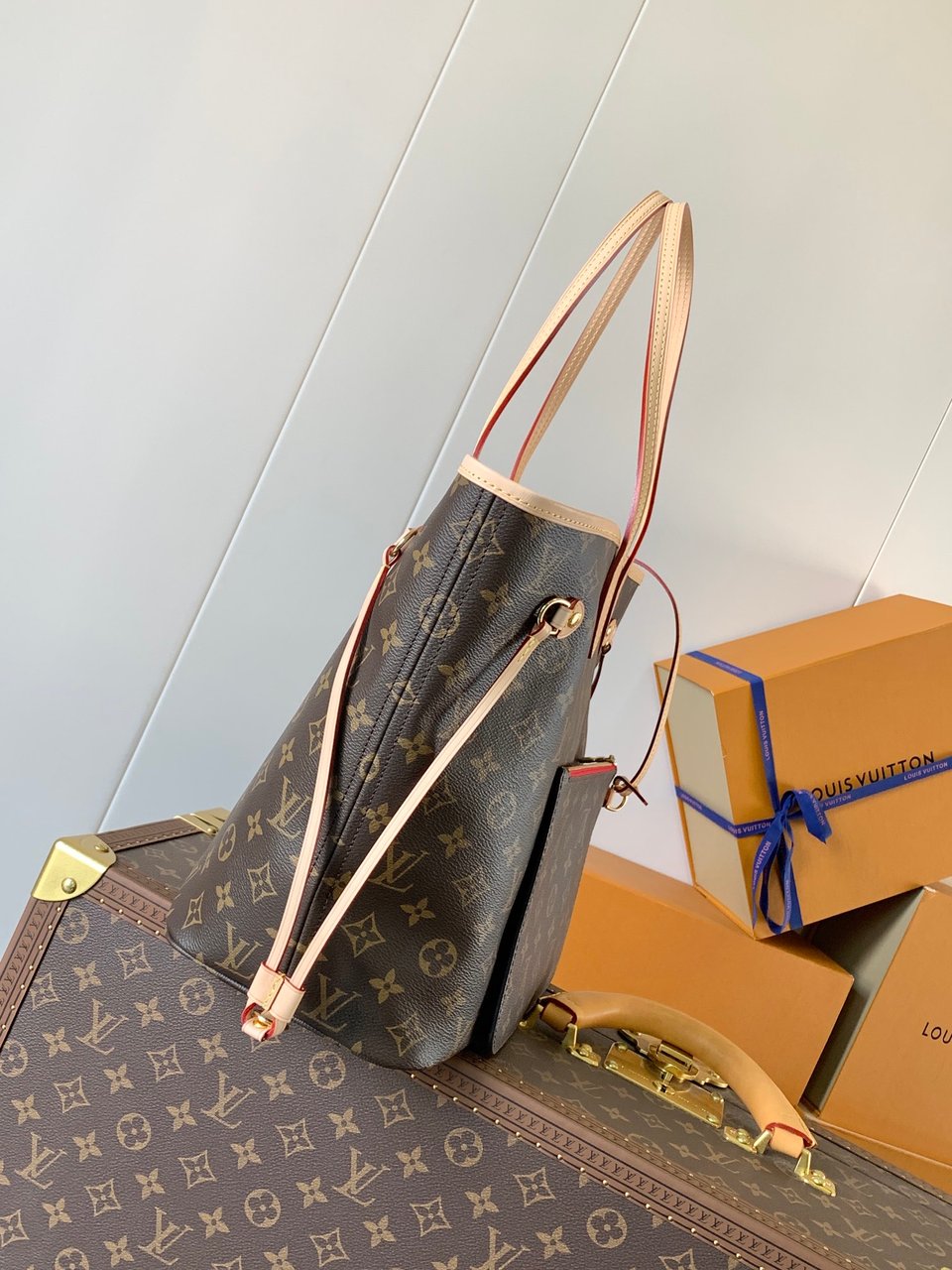 Louis Vuitton Neverfull MM Monogram Canvas Tote Bag Cerise Red 31cm M46987 view 9