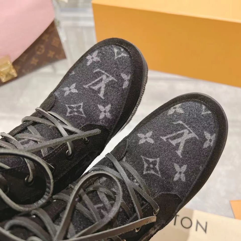 Louis Vuitton Laureate Platform Desert Boot Black 1Ac7M0 view 6