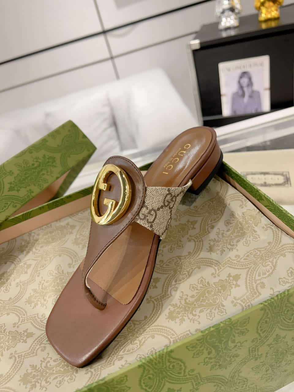 Gucci Blondie Thong Sandals Brown P00810550 view 6