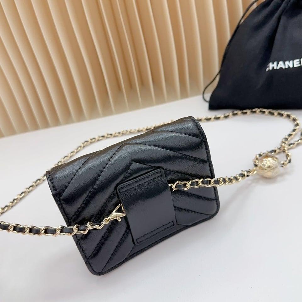 Chanel 2.55 Belt Black Chevron Lambskin Bag view 4