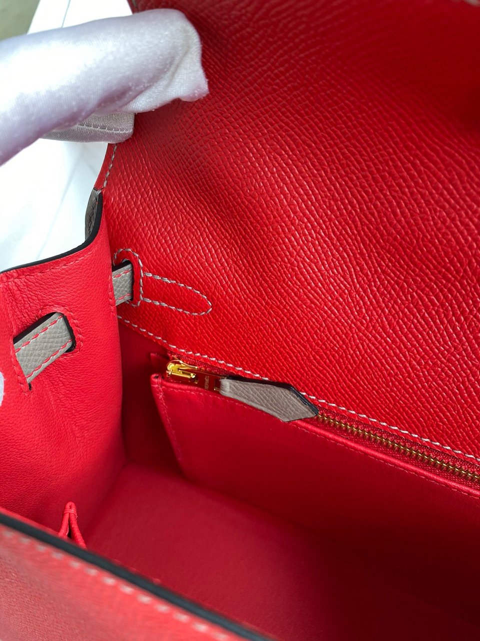 Hermes Kelly 25 Bag In Bright Red Epsom Leather For Women 25cm/10in view 3
