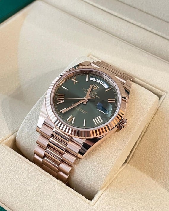 [Superclone] Rolex Day-Date 40mm Olive Green Dial President 228235 view 3