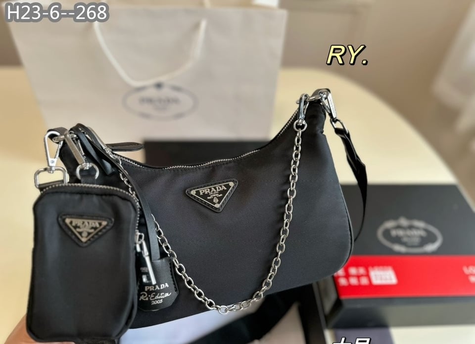 Prada Re Edition 2005 Re Nylon Bag Black 26Cm view 8