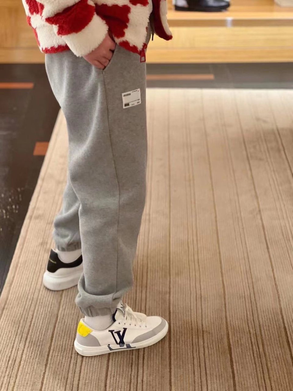 Louis Vuitton Charlie Sneaker 1A9Jlt view 4