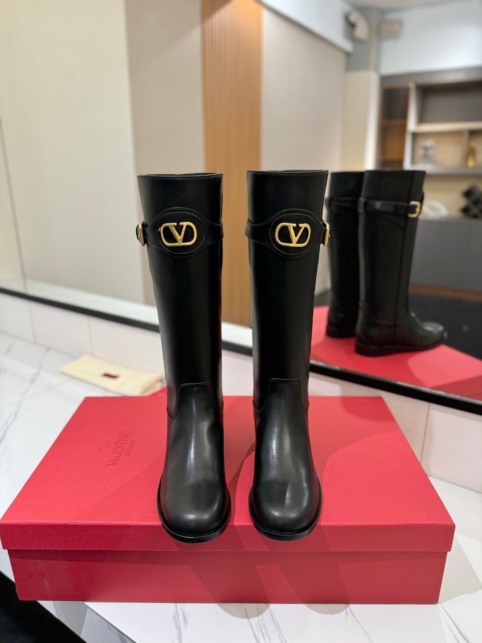 Valentino Garavani VLogo Signature Calfskin Knee Boots Black – Heel 30mm view 5