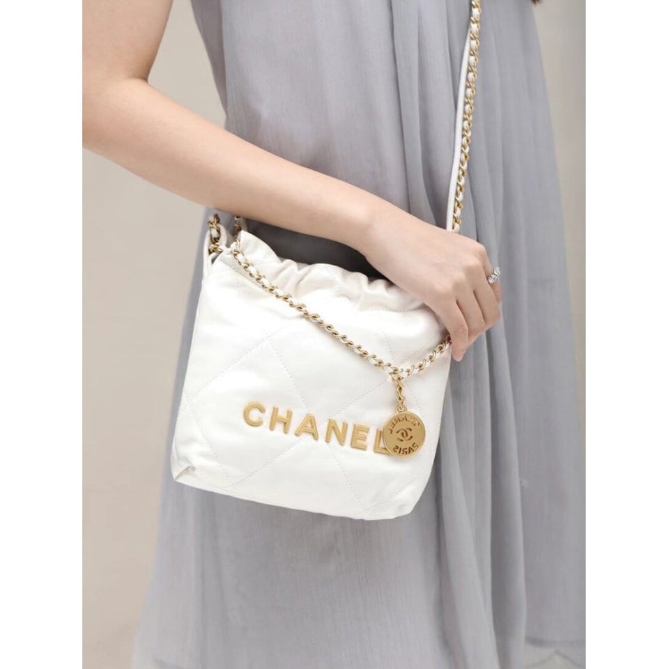 Chanel 22 Mini Bag in Shiny Calfskin view 3