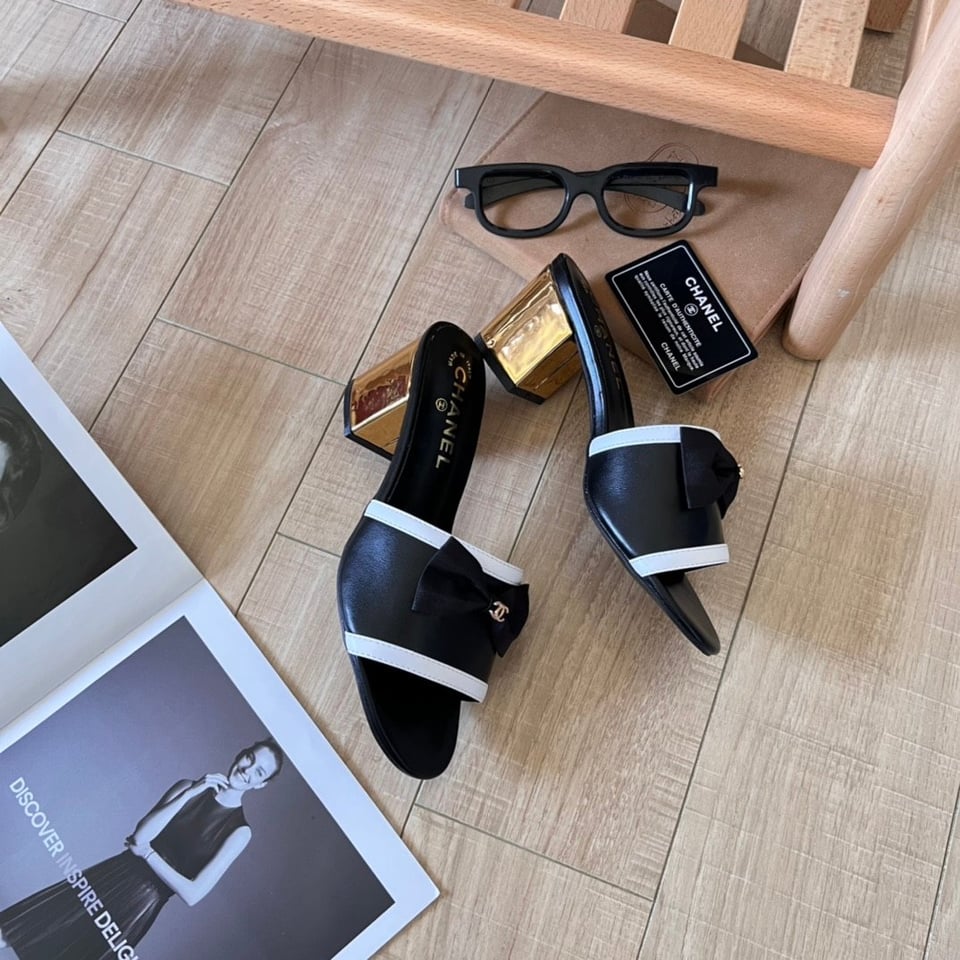 Chanel Grosgrain Ribbon Bow Mule Leather Gold Black view 6