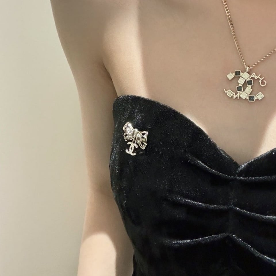 Chanel Cc Bowtie Brooch Gold view 6