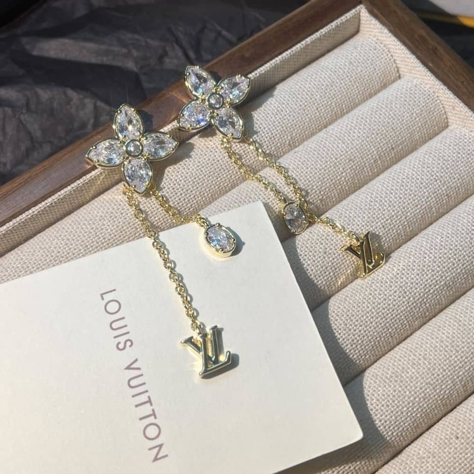 Louis Vuitton Lv Dazzle Earrings M01996 view 5