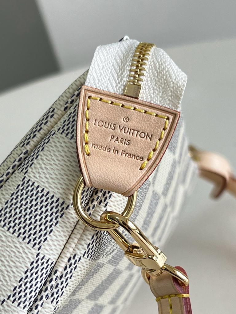 Louis Vuitton Pochette Accessory Bags 22cm N40915 view 8