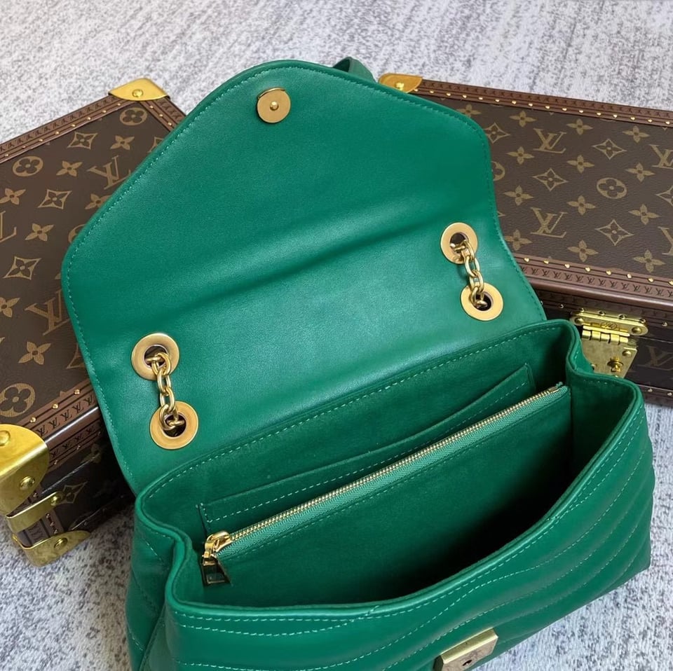 Louis Vuitton New Wave Chain 24Cm Green view 7