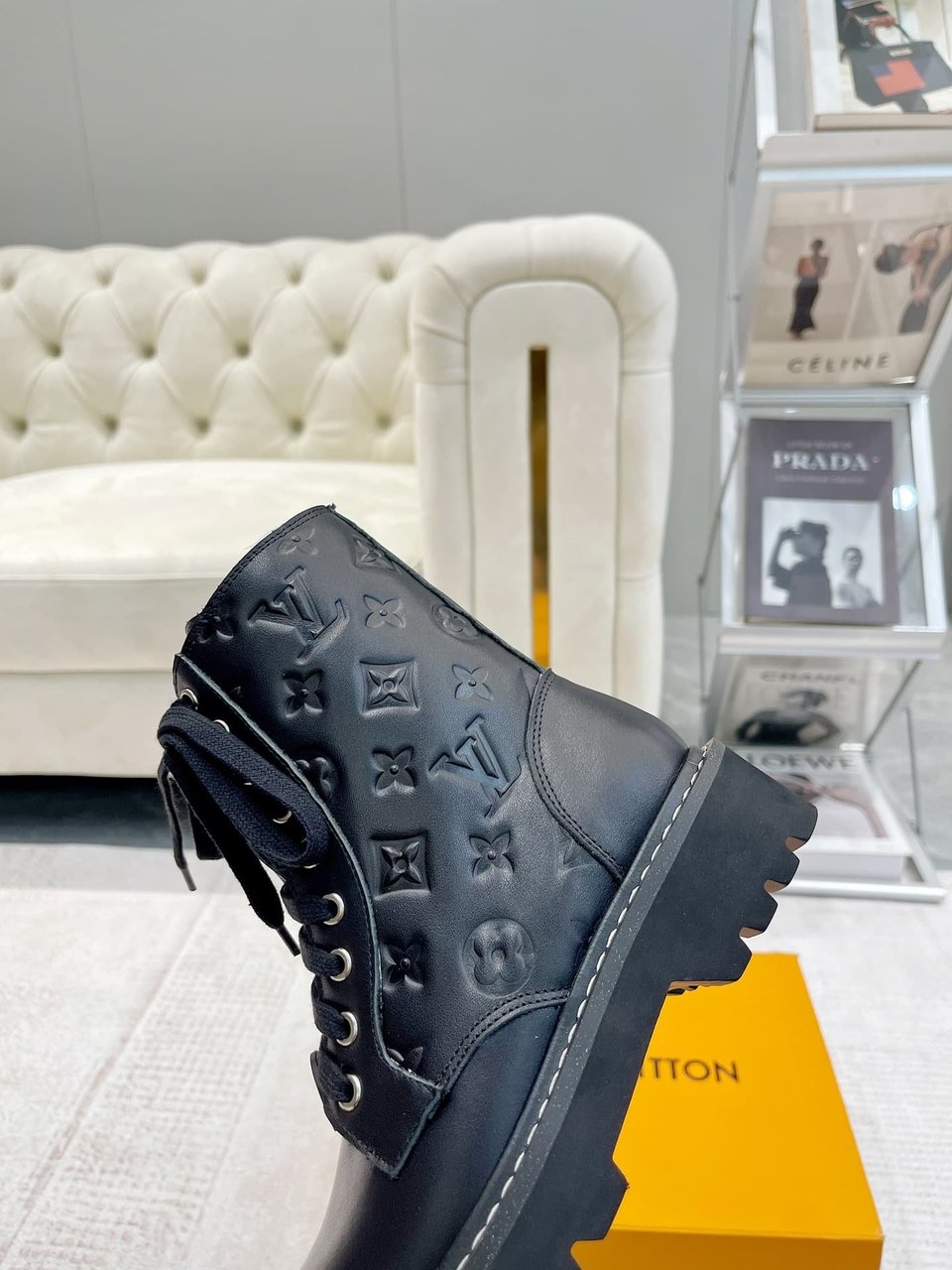 Louis Vuitton Territory Flat Ranger Black 1Abuvn view 3