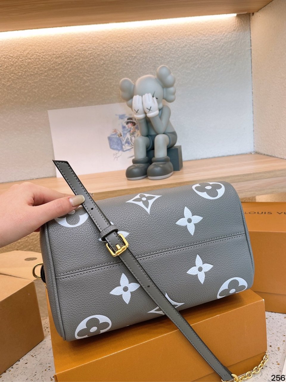 Louis Vuitton Speedy Bandouli Re 20 Monogram Empreinte Leather 20Cm M46575 view 7