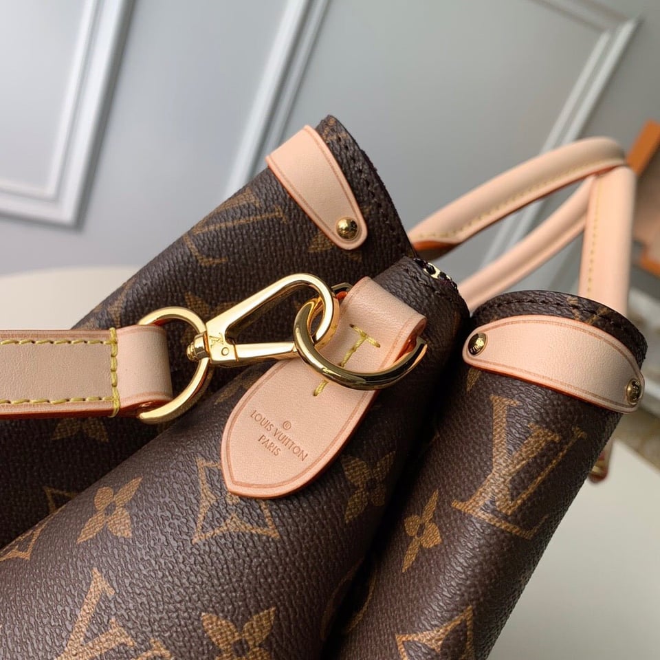 Louis Vuitton Soufflot Mm 36Cm view 3