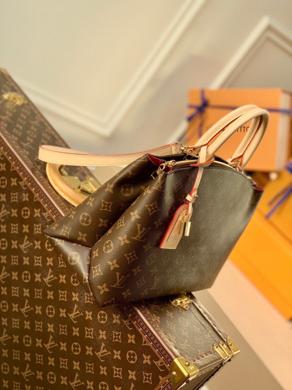 Louis Vuitton Grand Palais 34Cm view 3