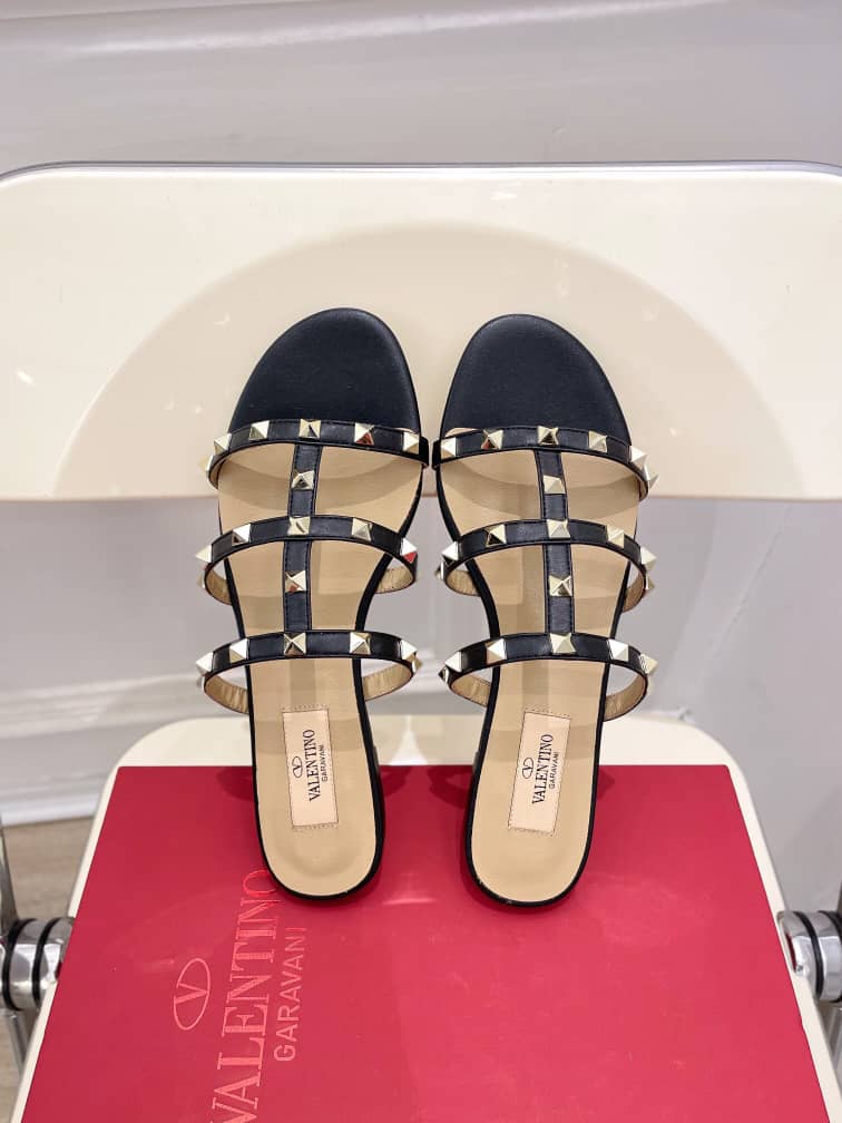 Valentino Garavani Rockstud Flat Slide Sandal Black 4W2S0C49Vod 0No view 8