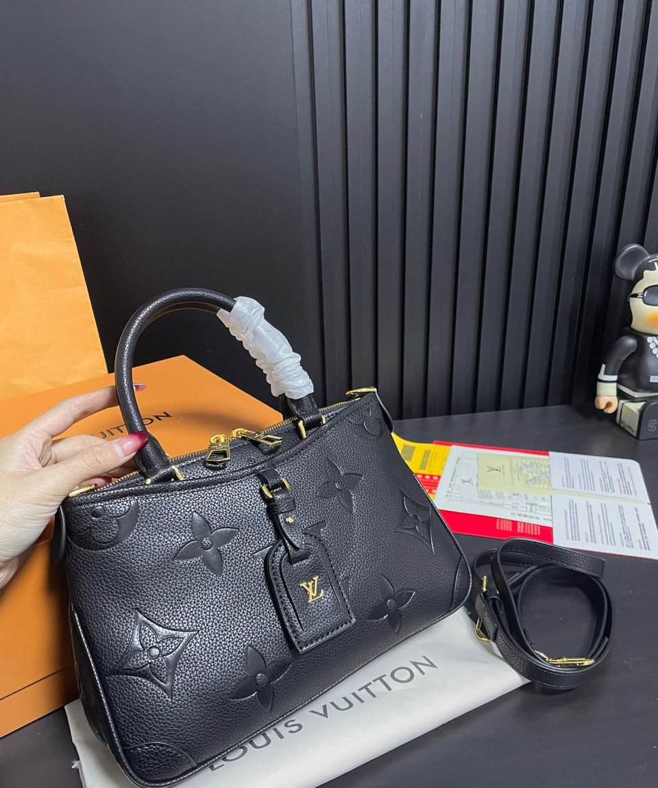 Louis Vuitton Trianon Pm Monogram Empreinte Black 28Cm M46488 view 5