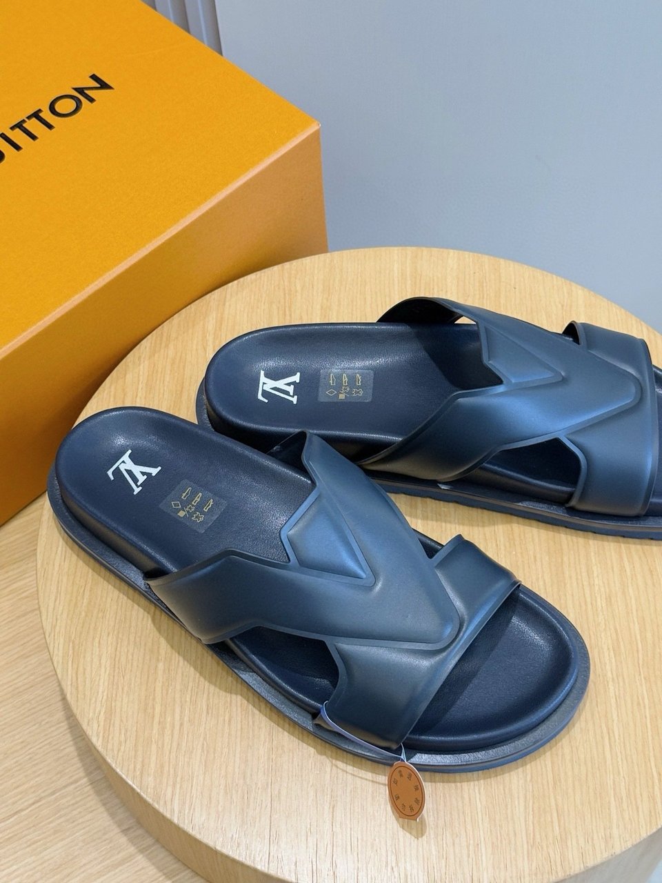 Louis Vuitton LV Oasis Mule Blue for Men view 9