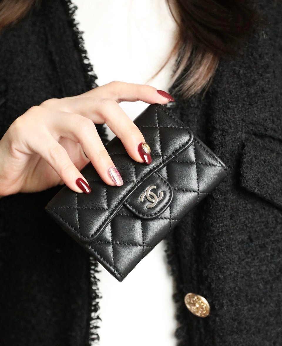 Chanel Flap Card Holder 11.3 Black Calfskin Silver Icon view 4