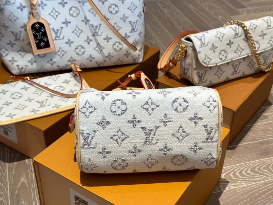 Louis Vuitton Speedy Bandoulière 20 Multicolor Beige 20Cm M24709 view 8