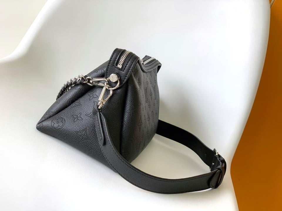Louis Vuitton Hand It All Pm Galet Black 29Cm M24255 view 7
