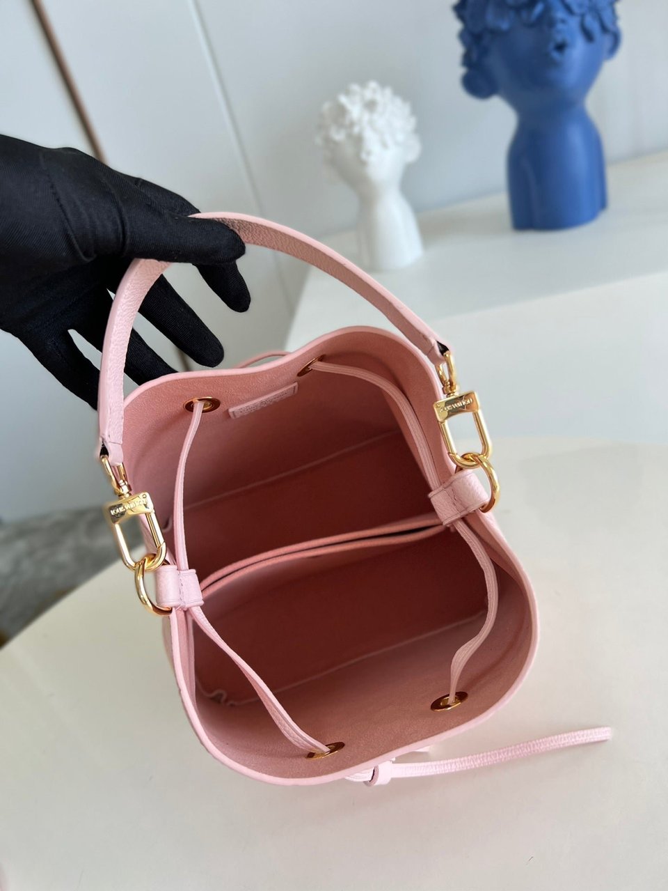 Louis Vuitton N Ono Bb 20Cm Pink view 5