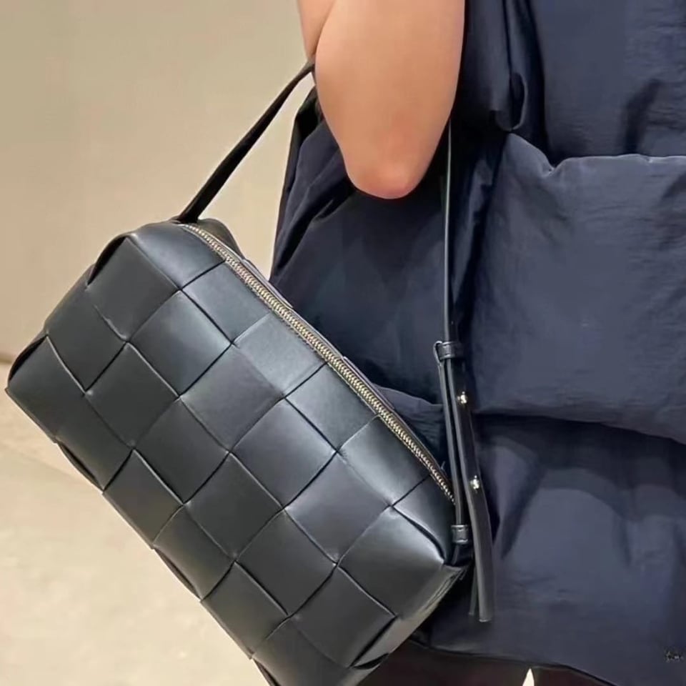 Bottega Veneta Brick Leather Bag Black 28Cm view 6