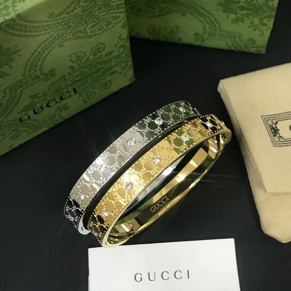 Gucci Cuff Bracelet 8Mm Silver view 4