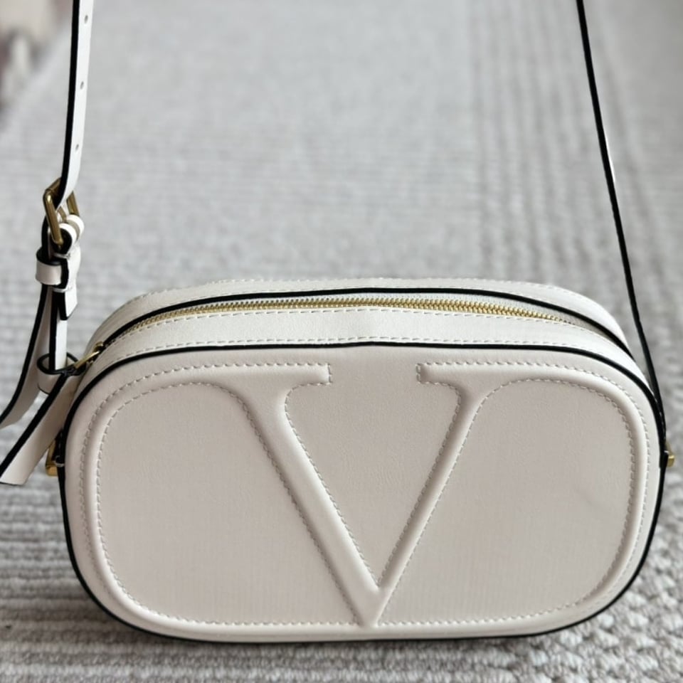 Valentino Vlogo Walk Calfskin Crossbody Bag White 25Cm view 3