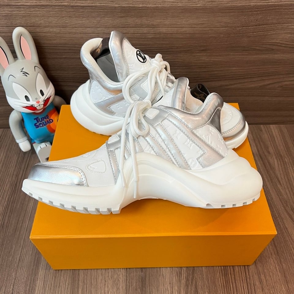 Louis Vuitton Archlight Sneaker Silver 1Abvfn view 3