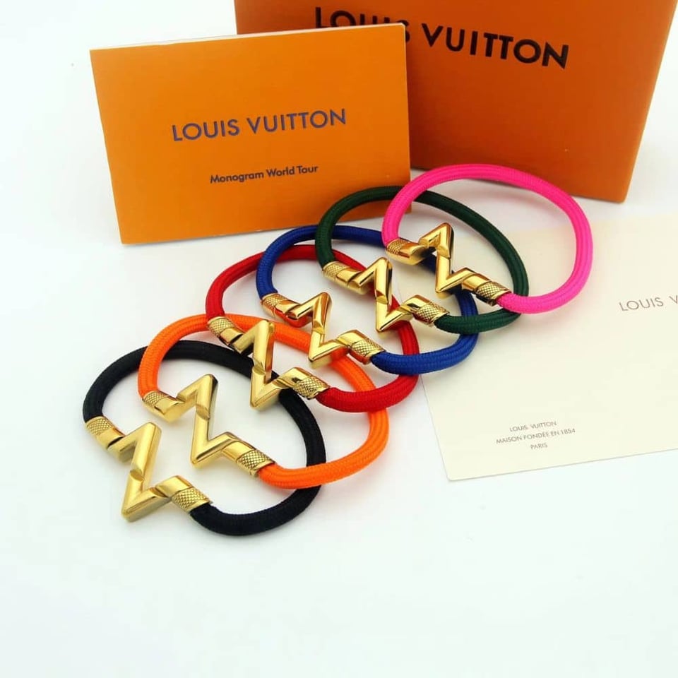 Louis Vuitton Lv Volt Upside Down Play Large Bracelet Yellow Gold Q05449