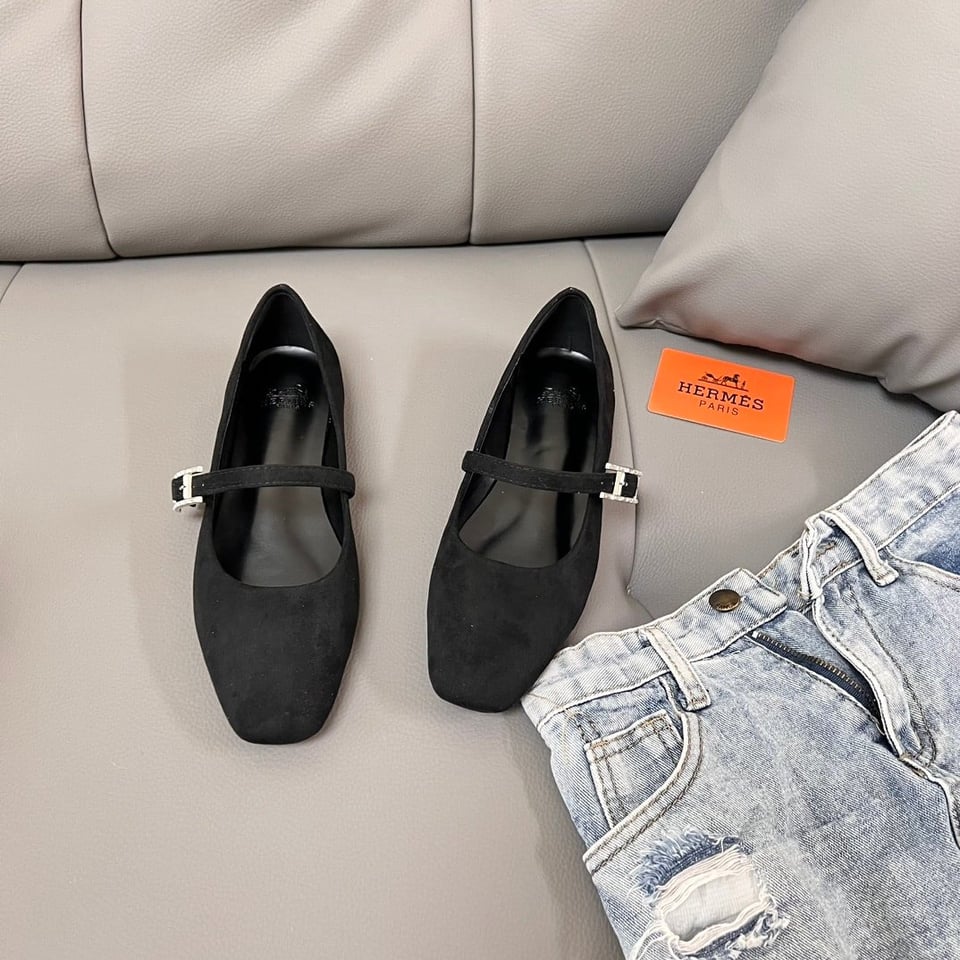 Hermes Jane Ballet Flat In Velvet Noir H242046Z 02370 view 4