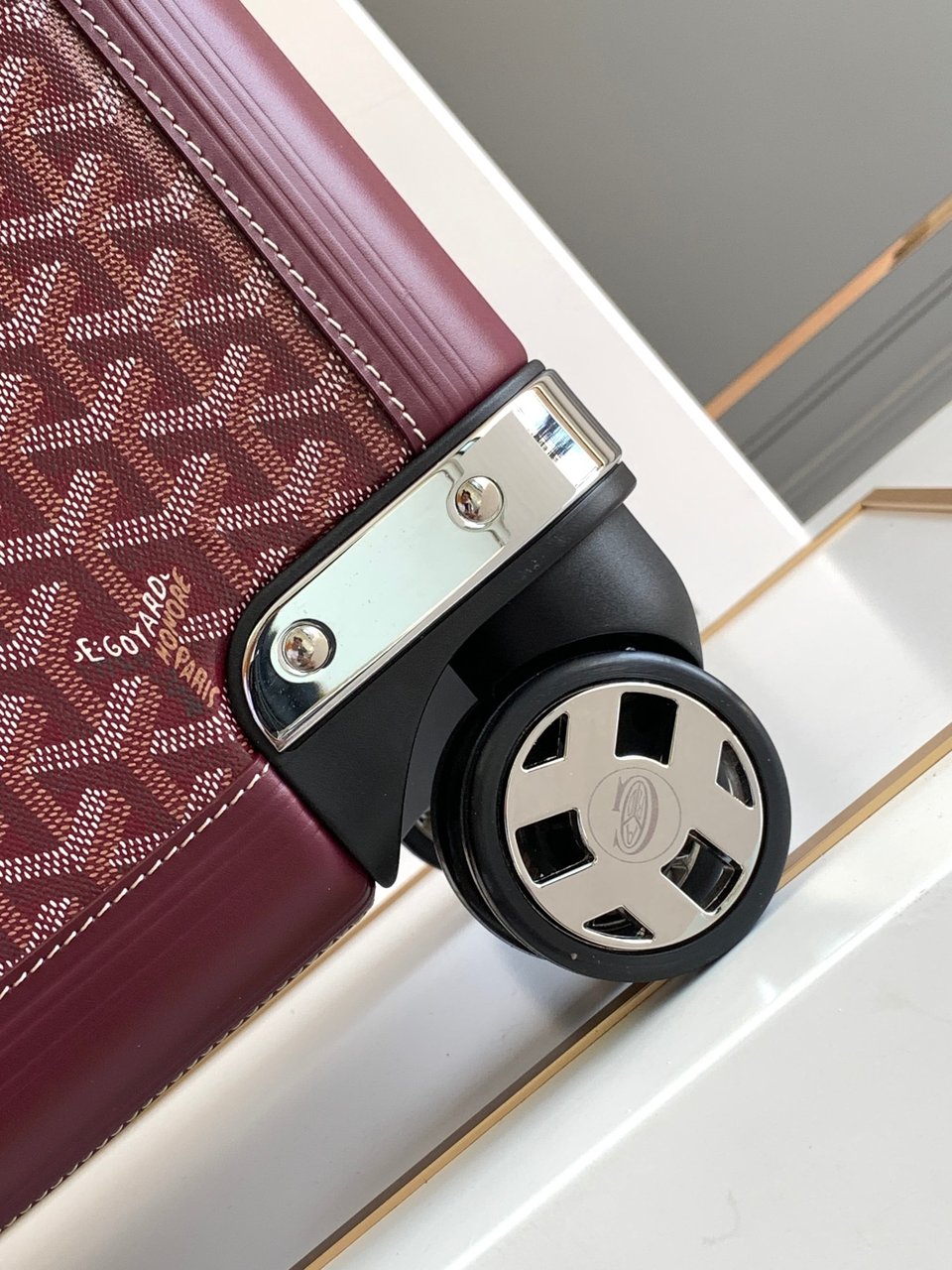 Goyard 50cm view 4