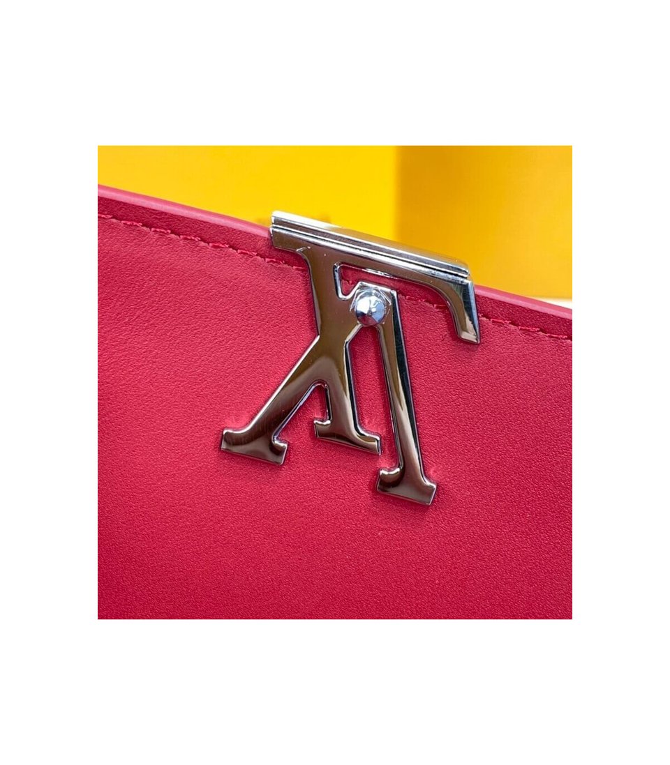 Louis Vuitton Capucines Compact Wallet view 9