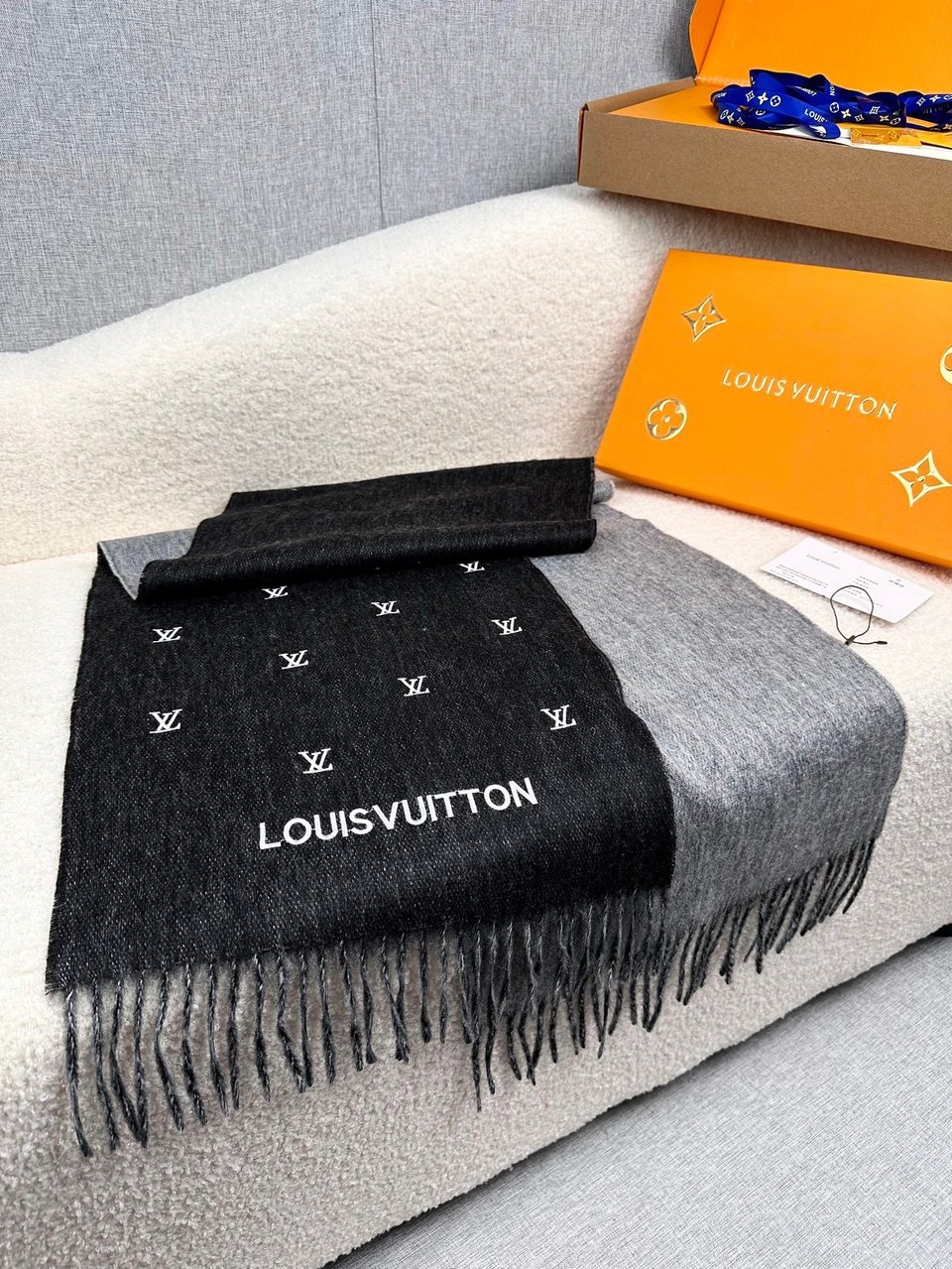 Louis Vuitton Monogram Black Pattern Scarf For Women 180cm view 4
