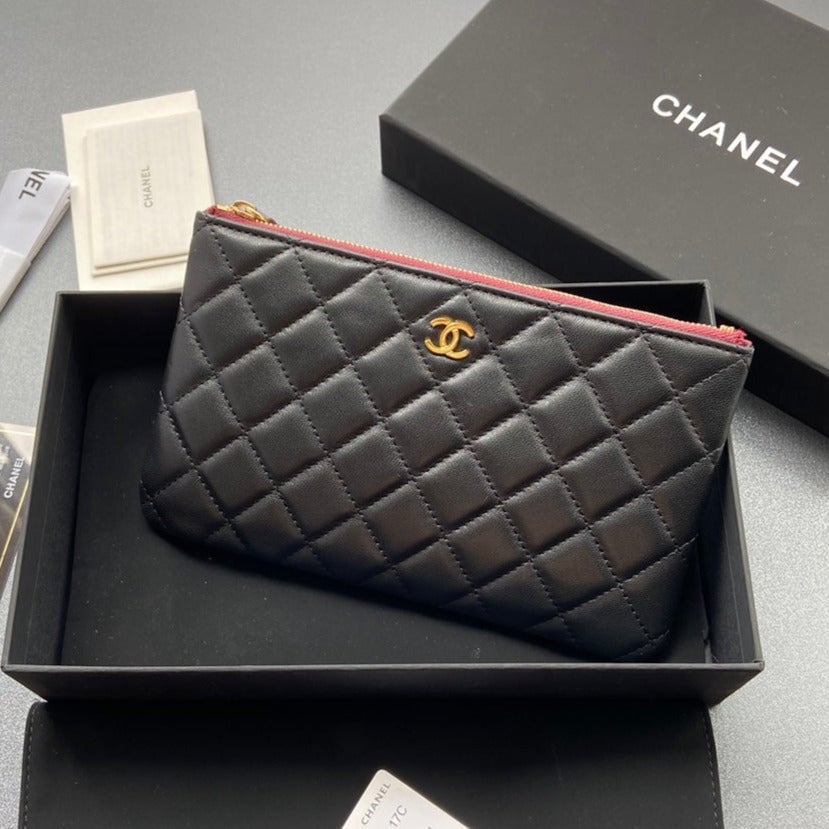 Chanel Zipped Wallet 20Cm Black Quilted Calfskin Gold Hardware