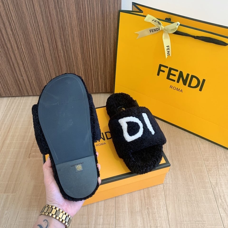Fendi Fleece Slippers Black view 5