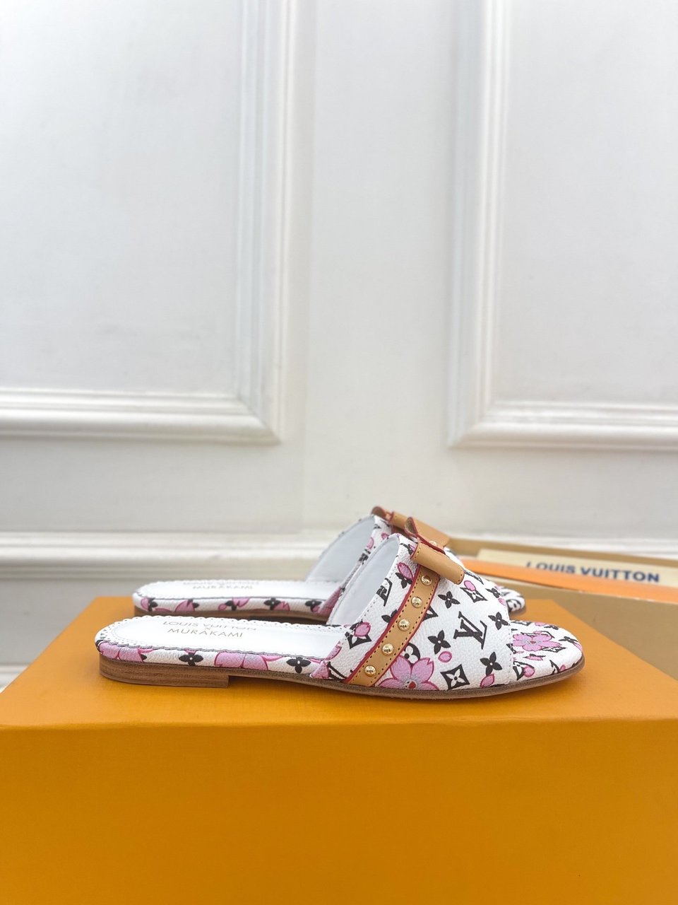 Louis Vuitton x Takashi Murakami Cherry Blossom Mule White view 9