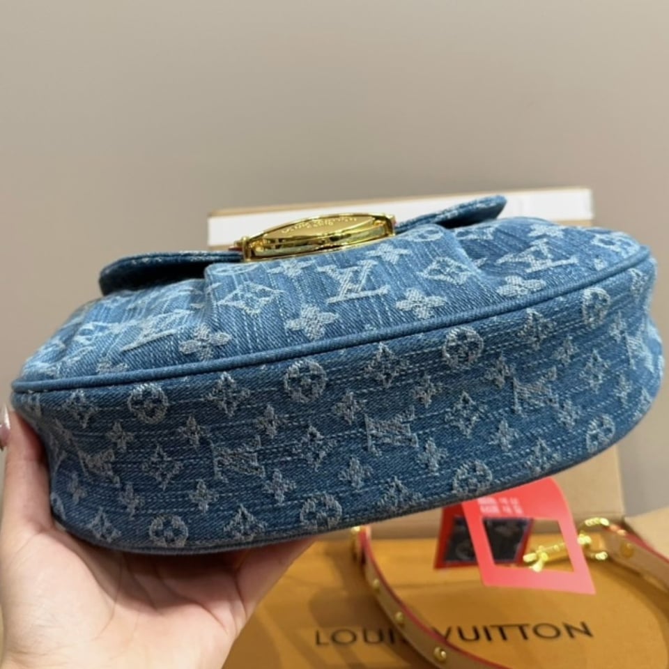 Louis Vuitton Sunset Monogram Denim Blue 26Cm M46829 view 4