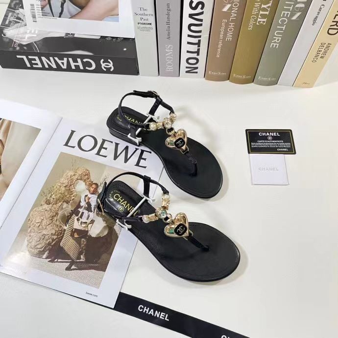 Chanel Shiny Pearl Crystal Cc Heart Thong Sandals Black G39674 X01000 94305 view 11