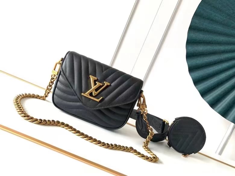 Louis Vuitton New Wave Multi Pochette 19Cm Black view 3