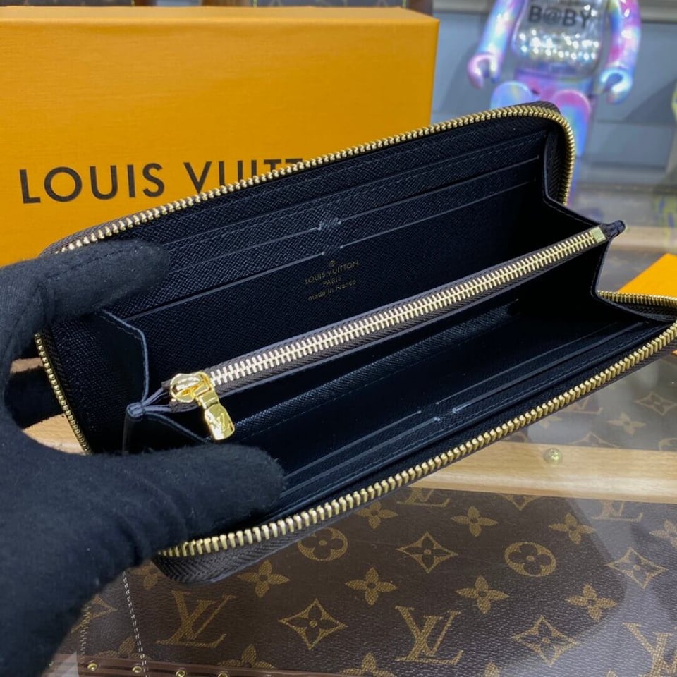 Louis Vuttion Clemence Wallet view 8