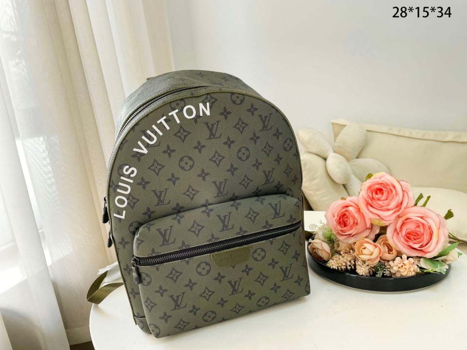 Louis Vuitton Discovery Backpack Pm Green 43Cm M46802 view 3