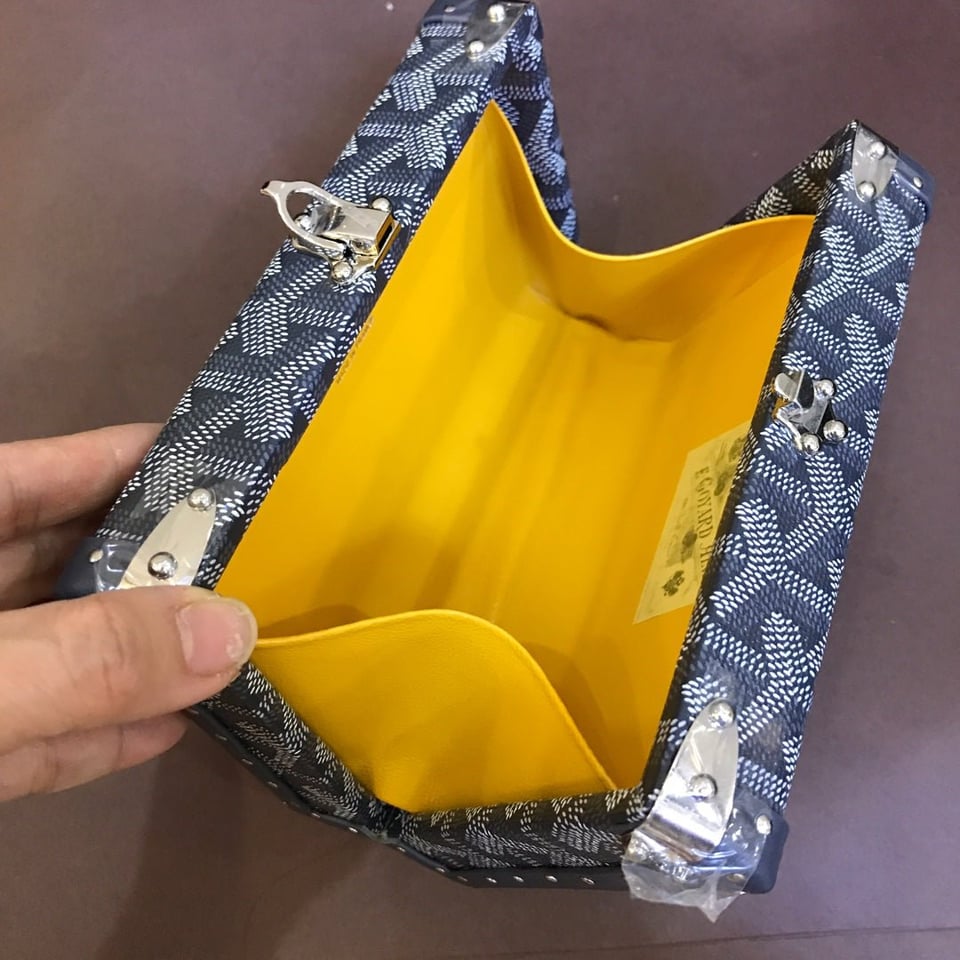 Goyard Minaudiere Trunk Bag 17Cm Grey Canvas view 8